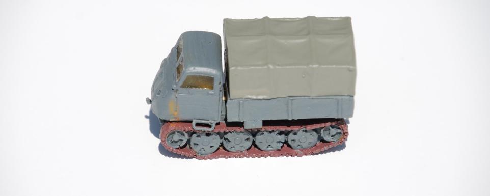 Raupenschlepper Ost