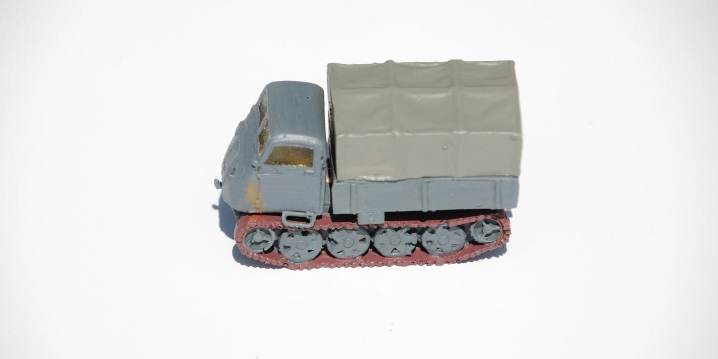 Raupenschlepper Ost