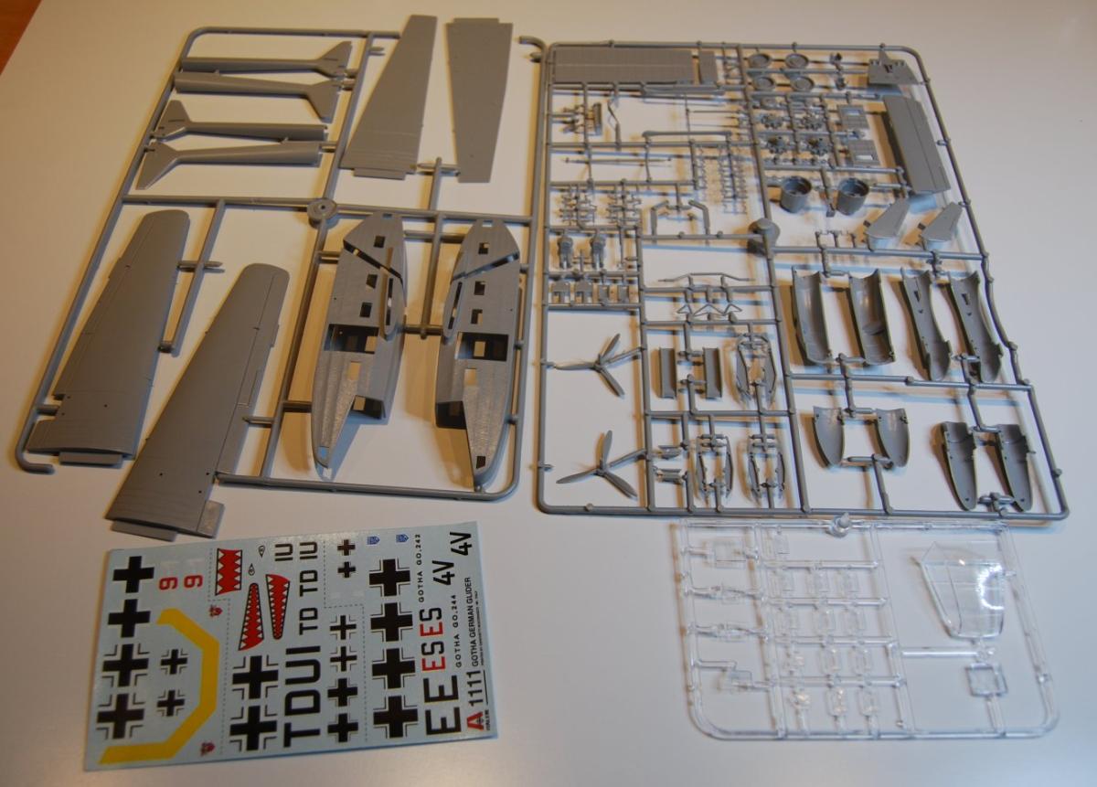 Italeri Gotha Go 242